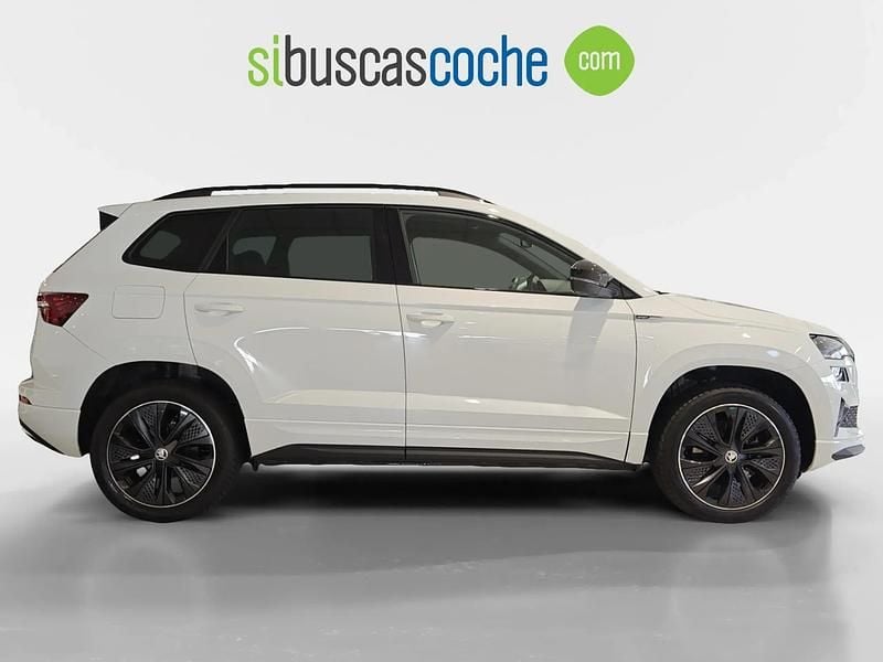 Usado Skoda Karoq SportLine 150 CV (110 kW) 2023 Gris/plata SUV