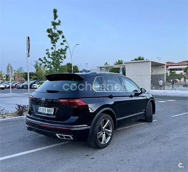 Usado VW Tiguan R-line 150 CV (110 kW) 2022 Negro SUV