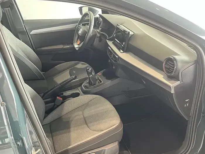 Usado Seat Ibiza 115 CV (84 kW) 2025 Azul Utilitario