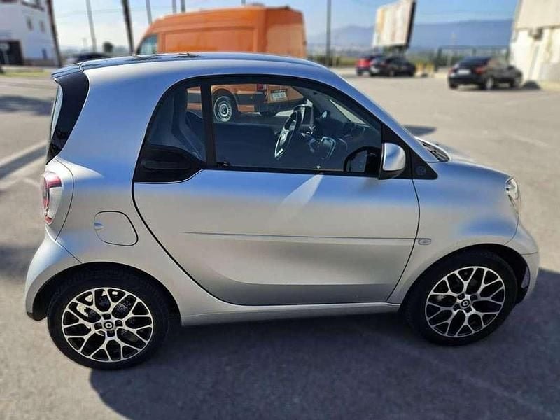 Usado Smart ForTwo Coupé 60 kW (82 CV) 2022 Gris Coupe