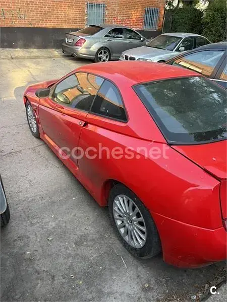 Usado Alfa Romeo GTV 144 CV (105 kW) 1999 Rojo Coupe