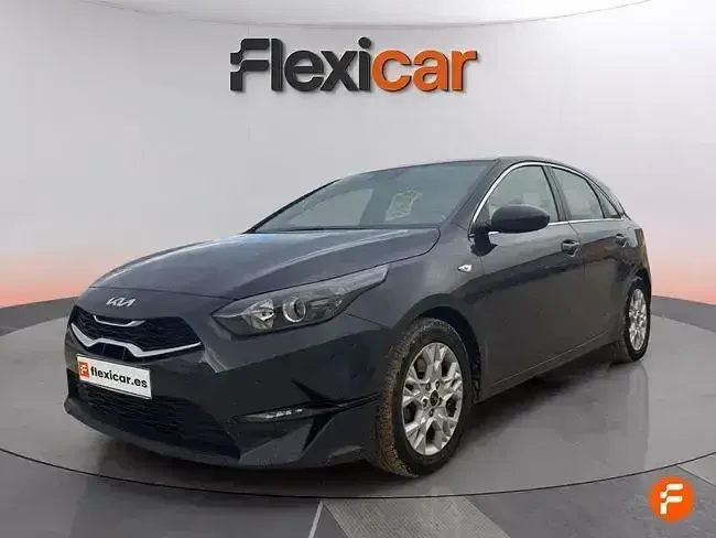 Usado Kia Ceed 136 CV (100 kW) 2023 Gris Utilitario