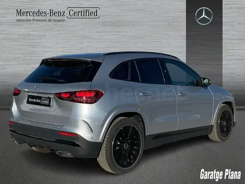 Begagnad Mercedes GLA200 150 HK (110 kW) 2024 Grå SUV
