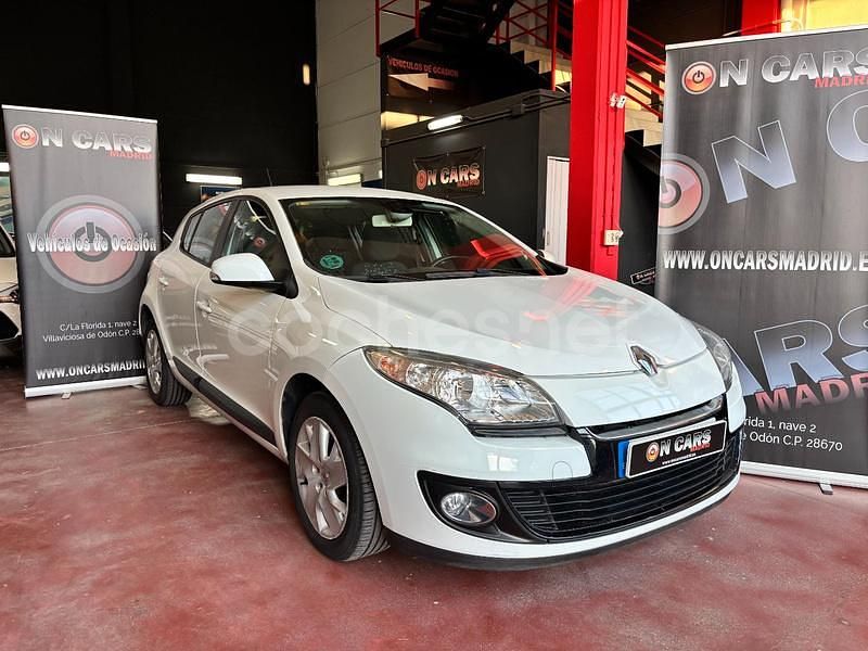 Blanco Usado 2013 Renault Mégane Dynamique Berlina | 6999 € - Imagen 1/4