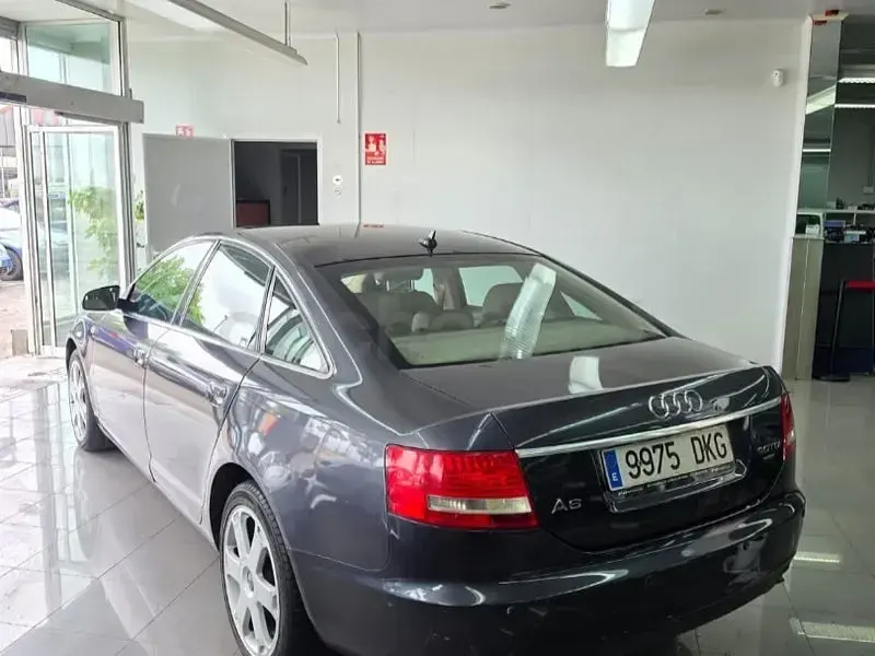 Usado Audi A6 225 CV (165 kW) 2005 Negro Berlina