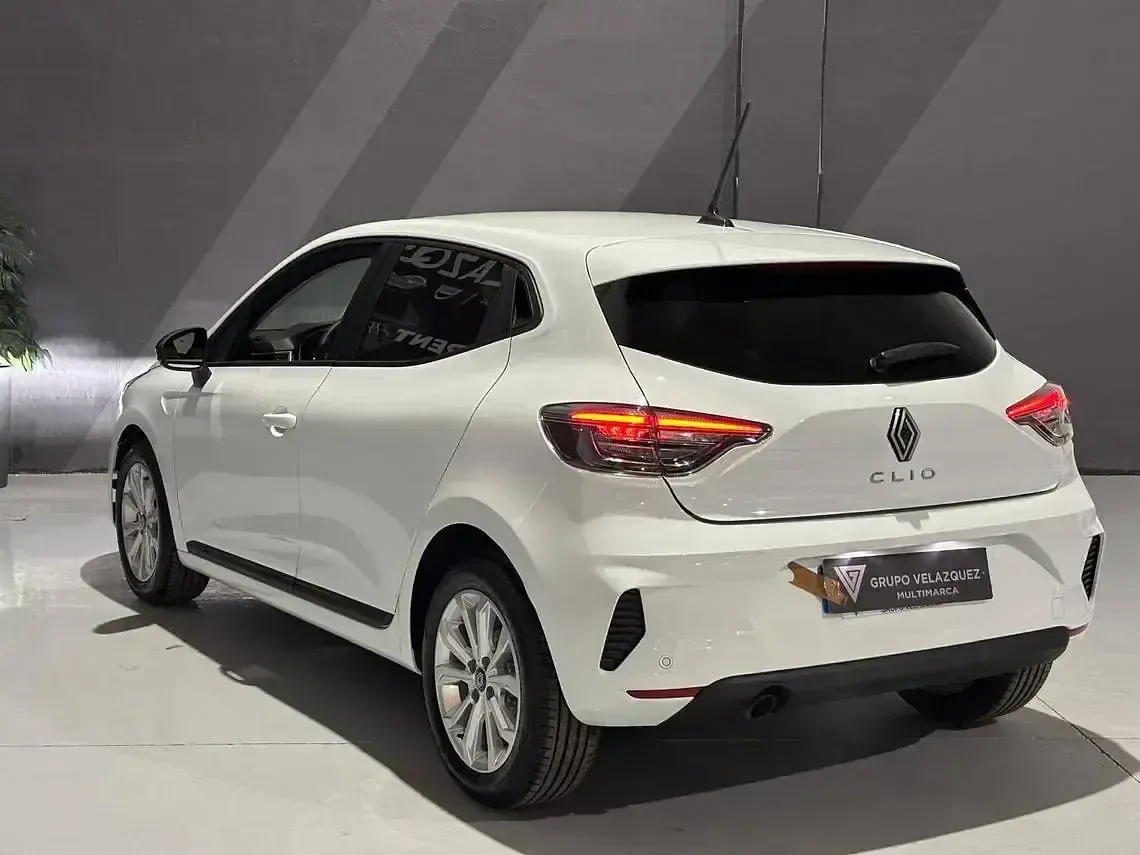 Ny Renault Clio V 90 HK (66 kW) 2026 Vit Sedan