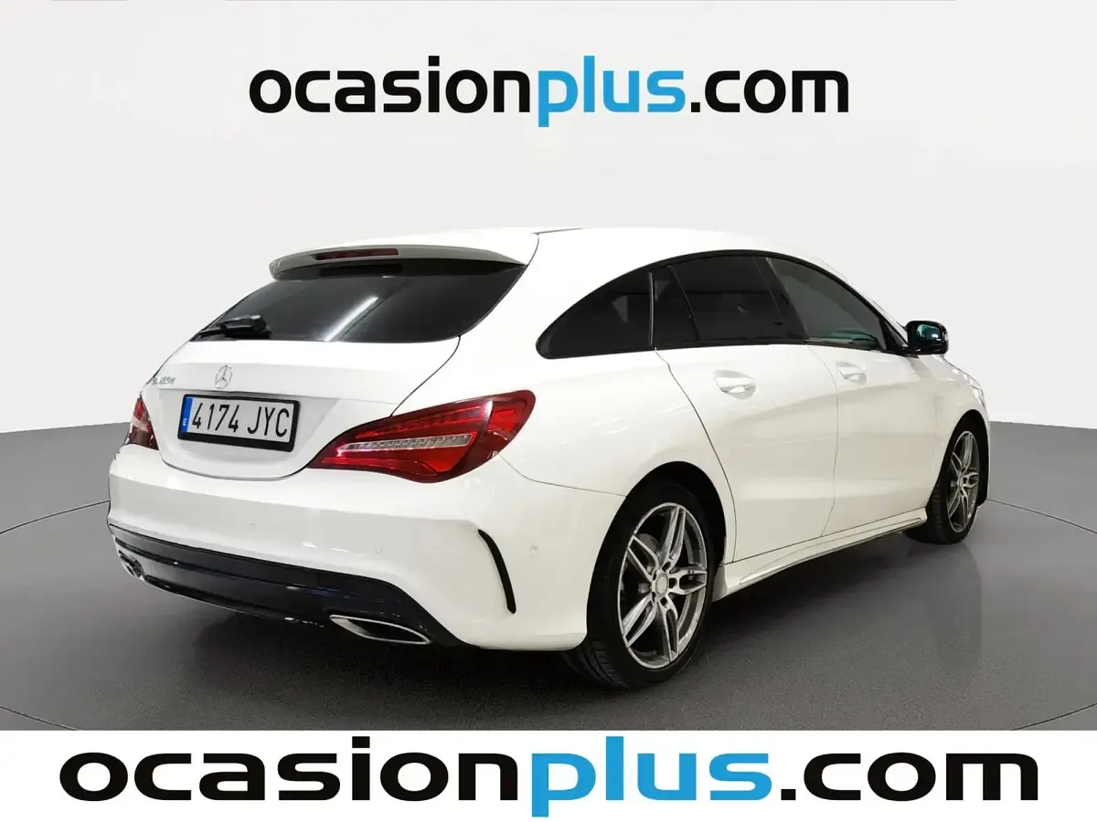 Usado Mercedes CLA200 AMG 136 CV (100 kW) 2017 Blanco Coupe