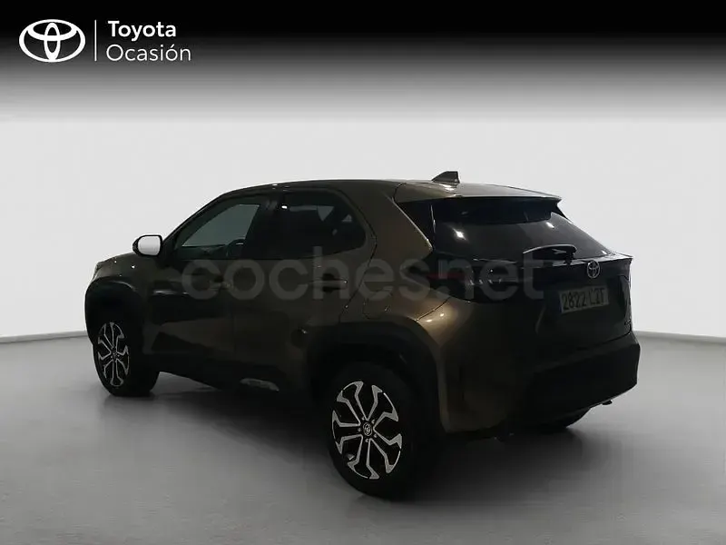Usado Toyota Yaris Cross Active 116 CV (85 kW) 2022 Amarillo SUV