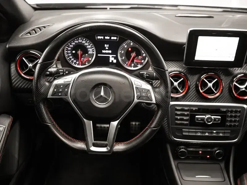 Usado Mercedes A250 211 CV (155 kW) 2013 Gris / plata Utilitario