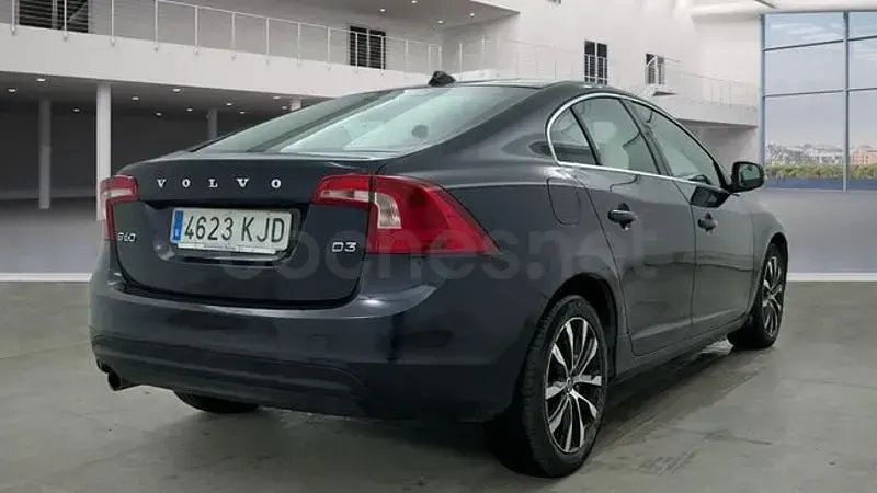 Usado Volvo S60 Kinetic 150 CV (110 kW) 2018 Azul Berlina