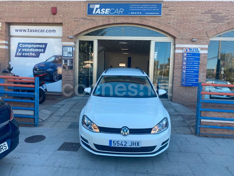 Blanco Usado 2015 VW Golf VII Business Familiar | 9900 € (Precio justo) - Imagen 1/4