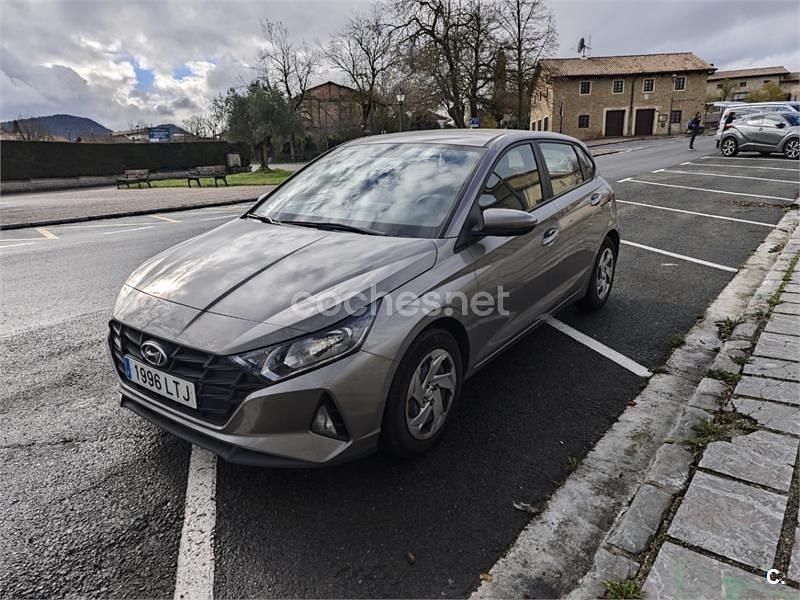 Usado Hyundai i20 84 CV (61 kW) 2021 Gris / plata Utilitario