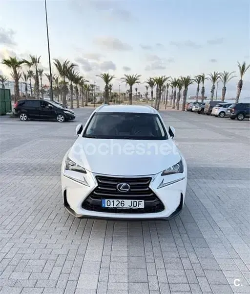 Usado Lexus NX300h Executive Line 197 CV (144 kW) 2015 Blanco SUV