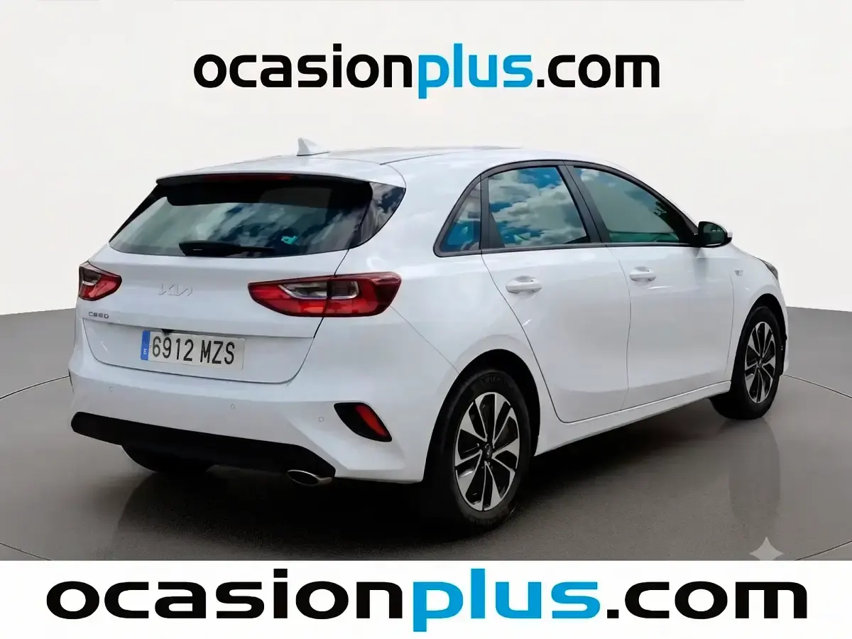 Usado Kia Ceed 100 CV (73 kW) 2025 Blanco Utilitario