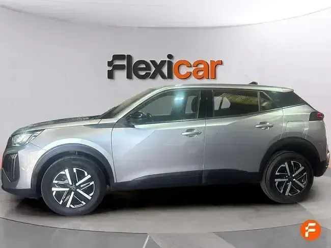 Usado Peugeot 2008 Active 100 CV (73 kW) 2023 Gris SUV
