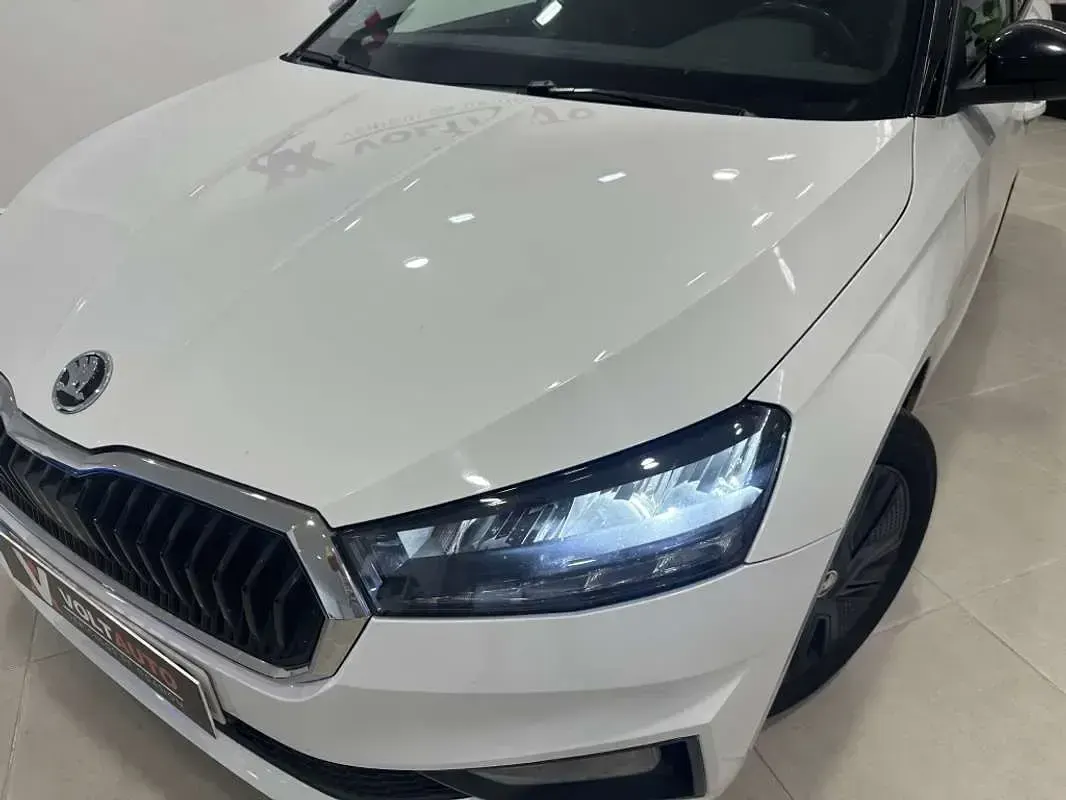 Usado Skoda Fabia Style 95 CV (69 kW) 2022 Blanco Utilitario