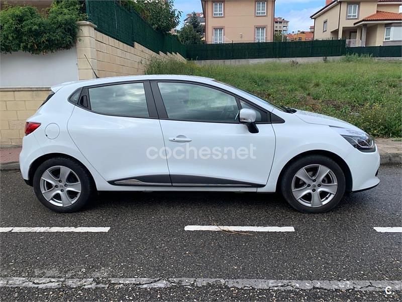 Usado Renault Clio IV Dynamique 90 CV (66 kW) 2015 Blanco Berlina