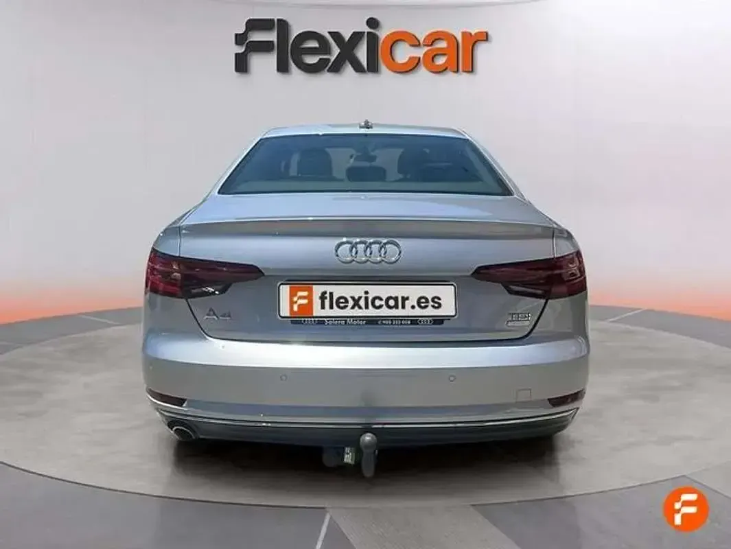 Usado Audi A4 150 CV (110 kW) 2018 Gris Berlina