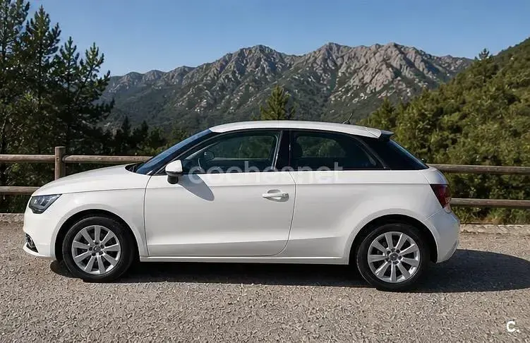 Usado Audi A1 Attraction 86 CV (63 kW) 2013 Blanco Utilitario