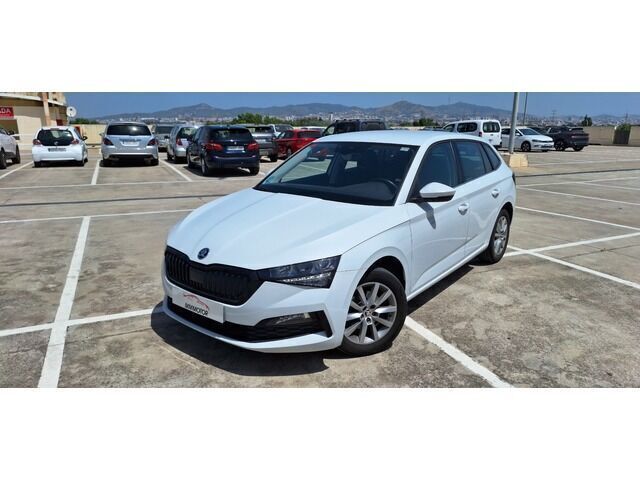 Blanco Usado 2021 Skoda Scala Ambition Utilitario | 16.900 € (Precio justo) - Imagen 1/4