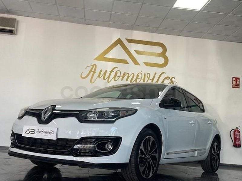 Usado Renault Mégane Bose Edition 110 CV (80 kW) 2014 Blanco Berlina