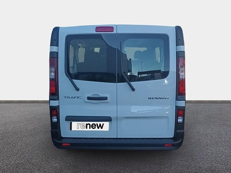 Usado Renault Trafic 110 CV (80 kW) 2024 Blanco Monovolumen
