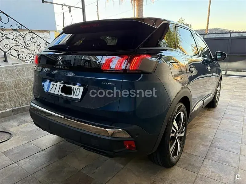 Usado Peugeot 3008 Active 225 CV (165 kW) 2022 Azul SUV