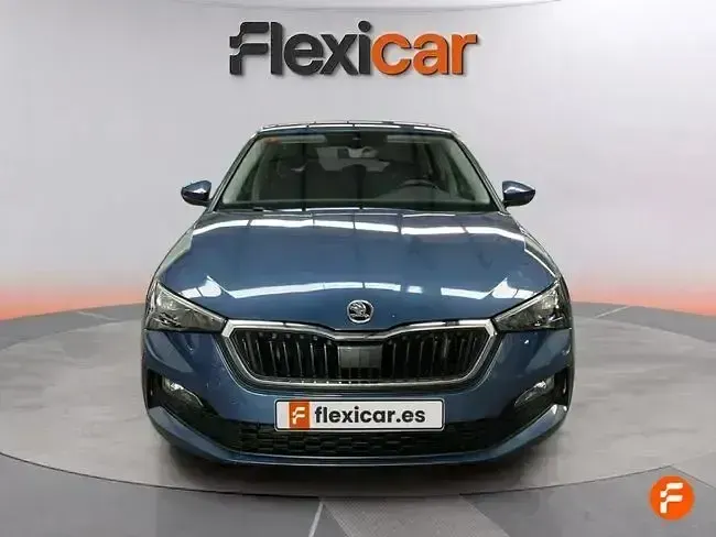Usado Skoda Scala Ambition 110 CV (80 kW) 2021 Azul Utilitario