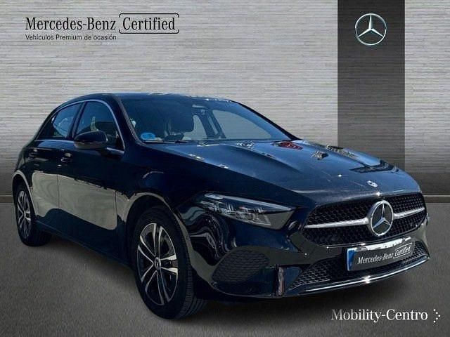 Usado Mercedes A250 218 CV (160 kW) 2024 Negro cosmos Berlina