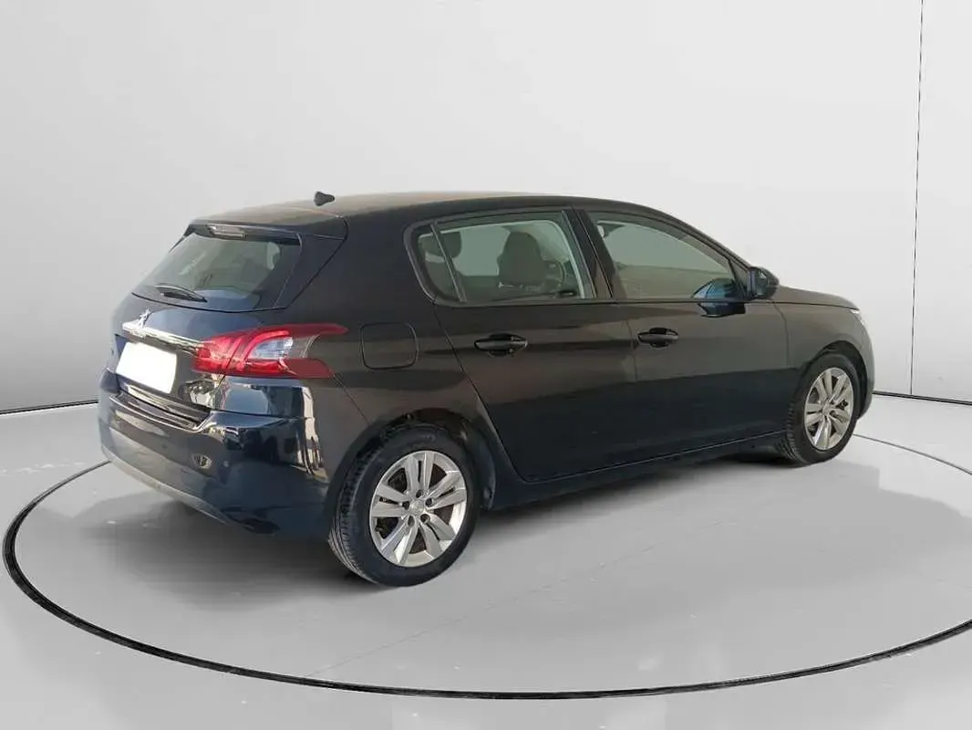 Usado Peugeot 308 Active 110 CV (80 kW) 2018 Blanco Utilitario