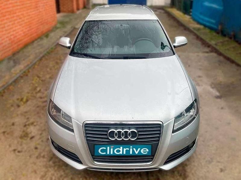 Usado Audi A3 Sportback Ambiente 140 CV (102 kW) 2008 Gris Utilitario