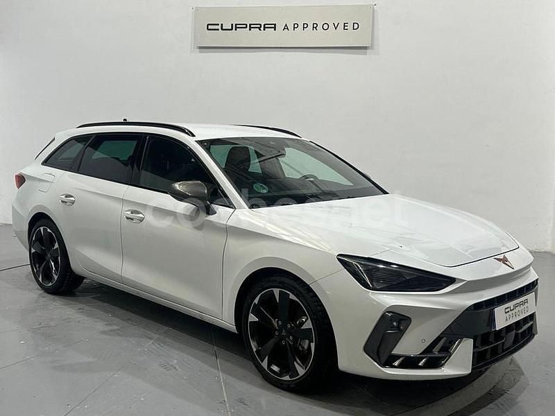 Blanco Usado 2025 Cupra Leon Familiar | 28.990 € (Un poco caro) - Imagen 1/3