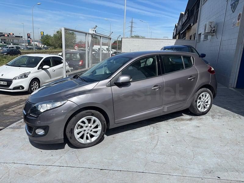 Usado Renault Mégane Dynamique 115 CV (84 kW) 2013 Beige Berlina