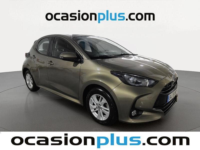 Usado Toyota Yaris Edition 125 CV (91 kW) 2024 Marrón Utilitario