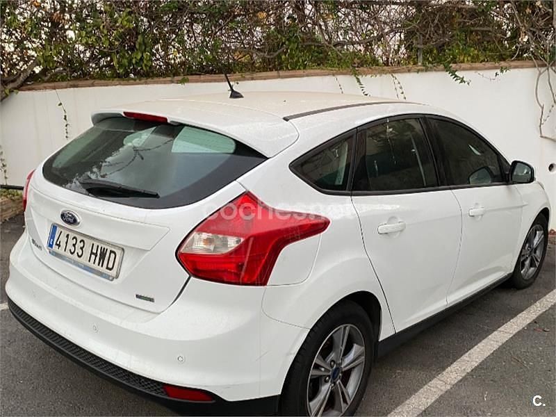 Blanco Usado 2014 Ford Focus Titanium Berlina | 6900 € (Buen precio) - Imagen 1/4