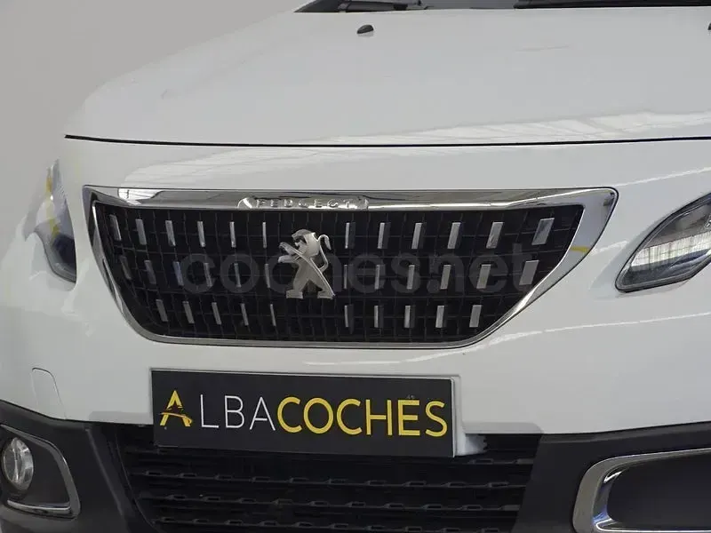 Usado Peugeot 2008 Allure 110 CV (80 kW) 2022 Blanco SUV