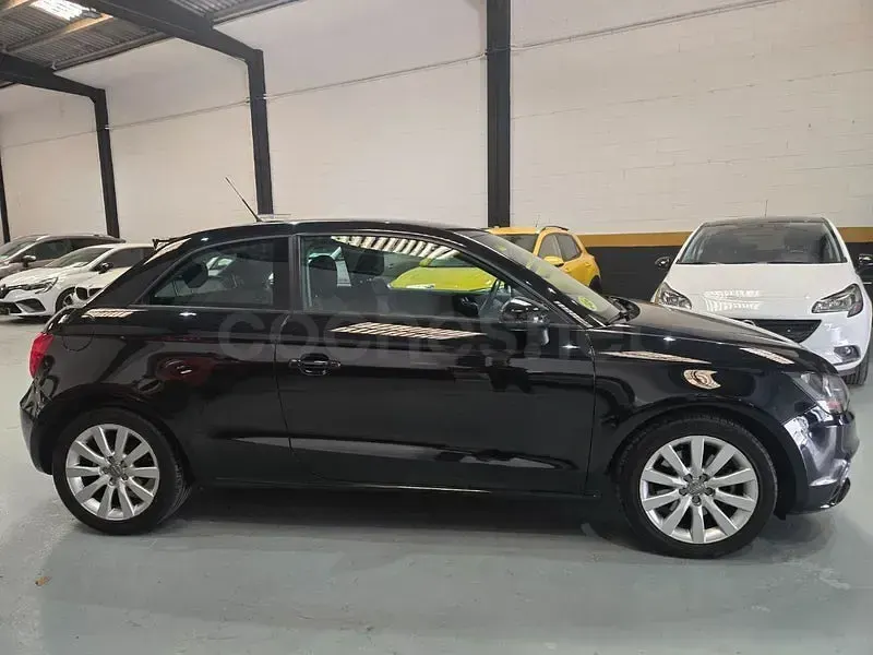 Usado Audi A1 Ambition 105 CV (77 kW) 2010 Negro Utilitario
