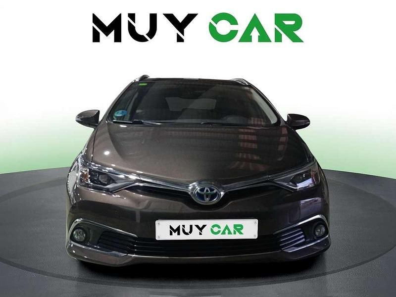 Usado Toyota Auris Touring Sports 136 CV (100 kW) 2018 Gris Familiar