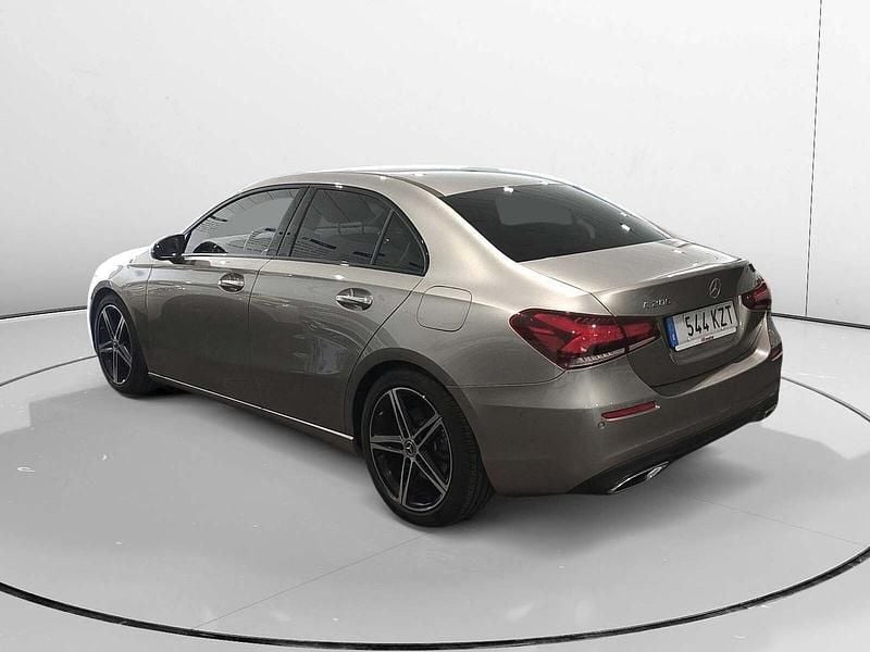 Usado Mercedes A200 163 CV (119 kW) 2019 Gris Berlina