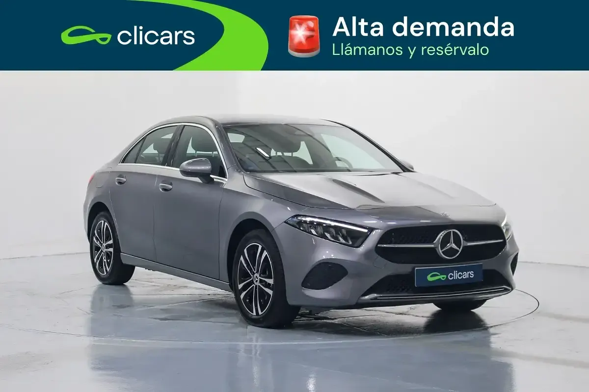 Używany Mercedes A250 163 KM (119 kW) 2024 Szary Sedan/Limuzyna