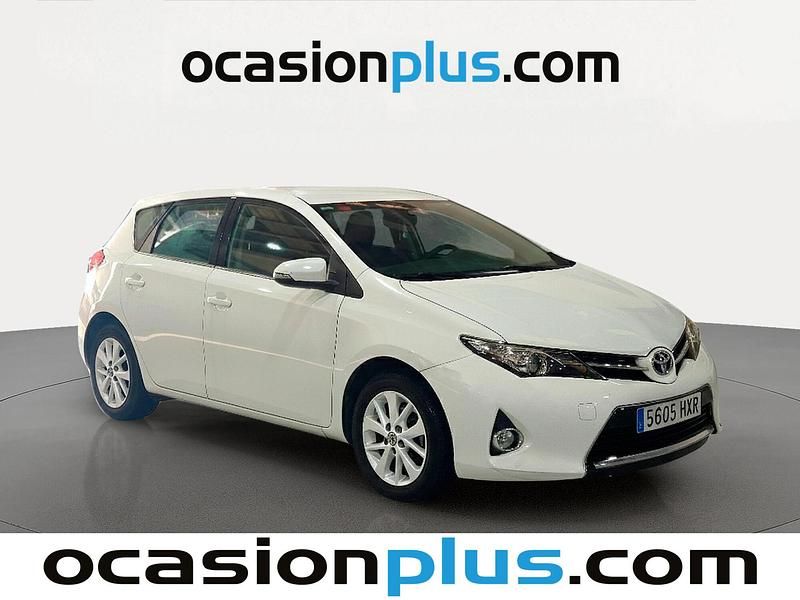 Usado Toyota Auris Active 132 CV (97 kW) 2014 Blanco Utilitario