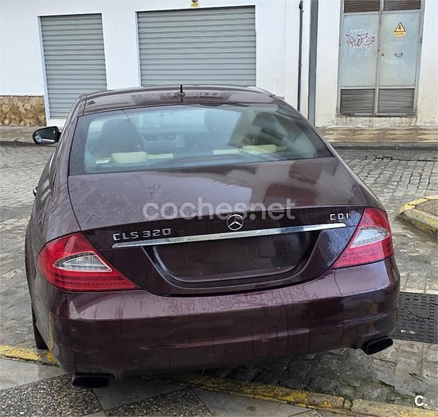 Usado Mercedes CLS320 224 CV (164 kW) 2008 Granate Berlina