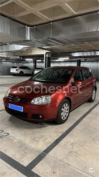 Usado VW Golf V Trendline 105 CV (77 kW) 2008 Granate Familiar