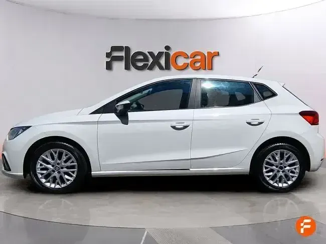 Usado Seat Ibiza Reference 95 CV (69 kW) 2017 Blanco Berlina