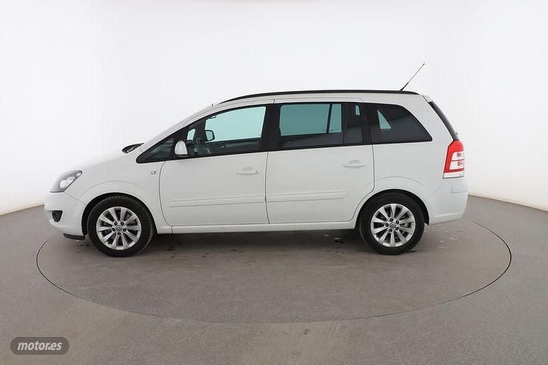 Usado Opel Zafira Family 111 CV (81 kW) 2014 Blanco Monovolumen