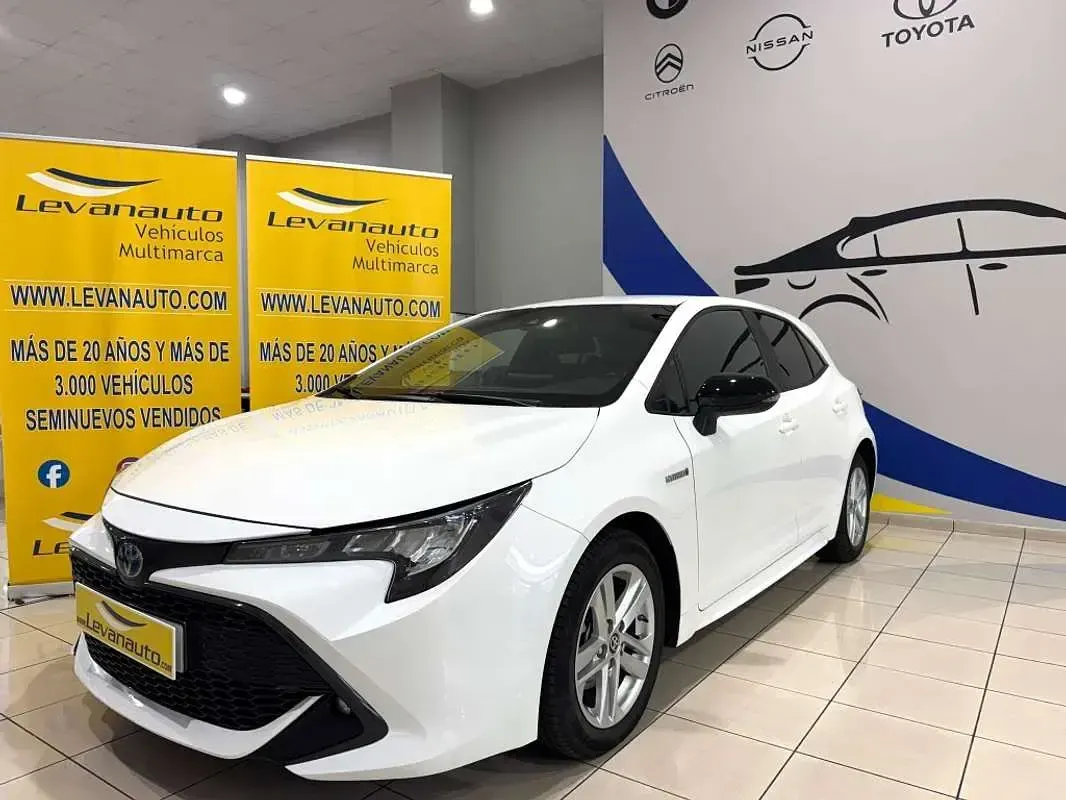 Usado Toyota Corolla Active 122 CV (89 kW) 2022 Blanco Utilitario