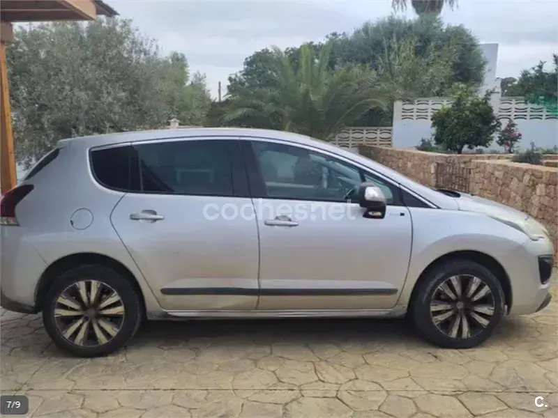 Usado Peugeot 3008 Style 130 CV (95 kW) 2015 Gris / plata Familiar