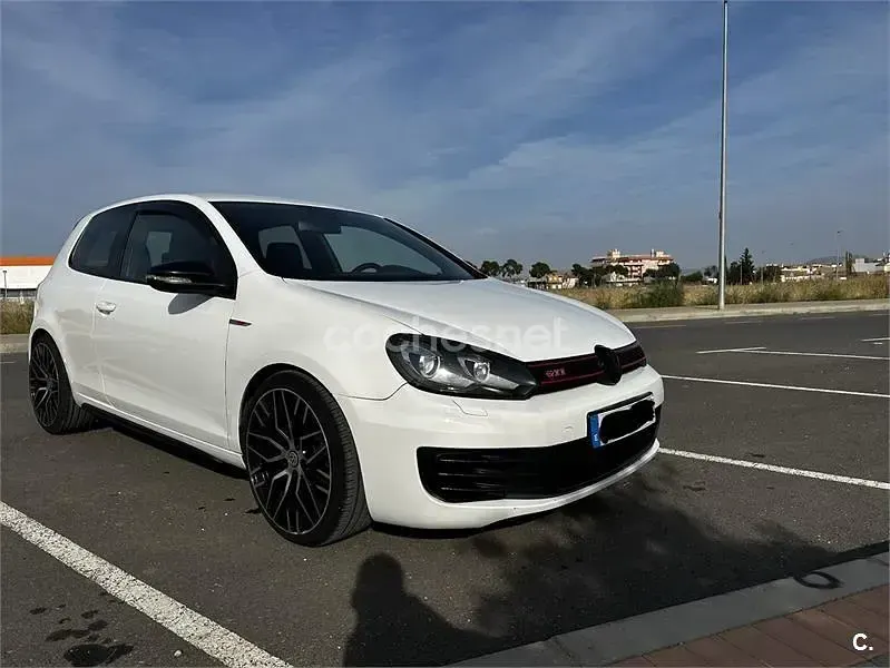 Usado VW Golf VI GTI 210 CV (154 kW) 2010 Blanco Utilitario