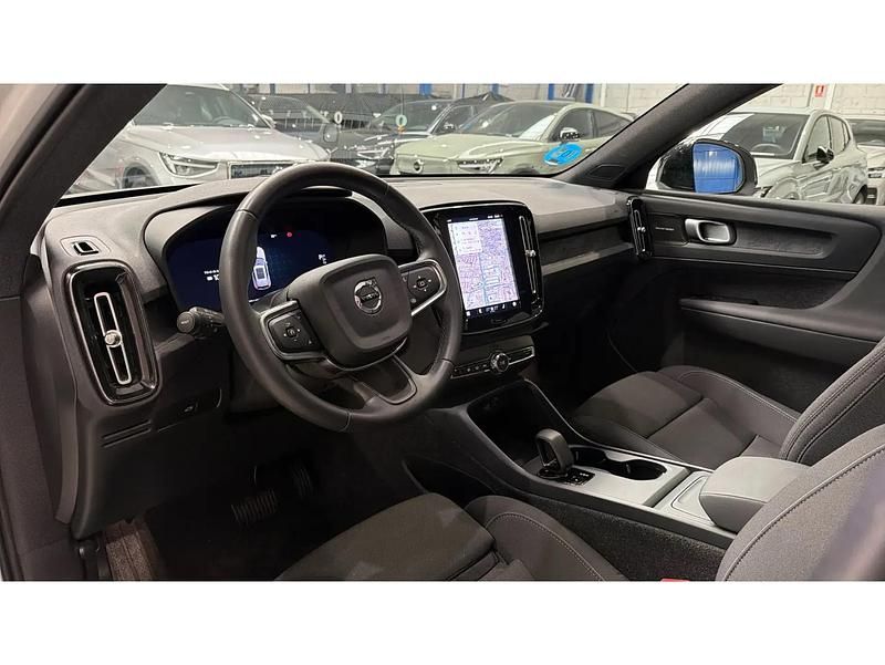 Käytetty Volvo EX40 Core 185 kW (252 HP) 2025 Valkoinen Katumaasturi