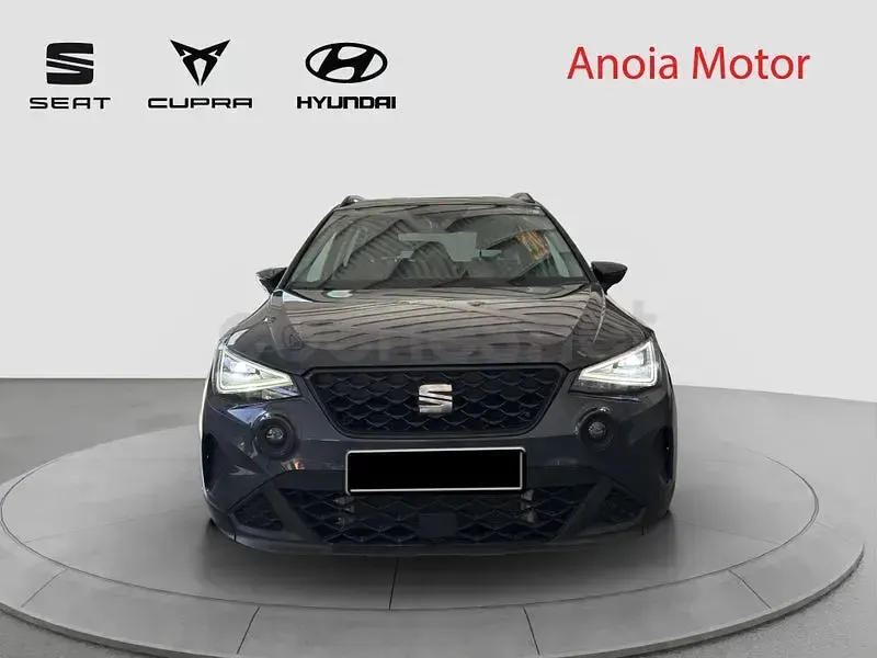 Usado Seat Arona Style 116 CV (85 kW) 2025 Gris / plata SUV